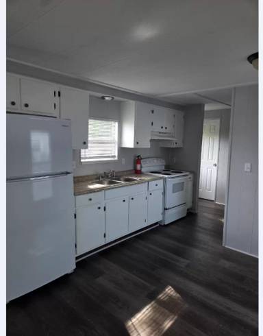 Main picture of 2535 Lakeview St