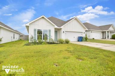 Main picture of 390 Gemini St