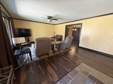 Main picture of 115 S Ridge Dr
