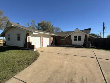 Main picture of 804 SE 40th St
