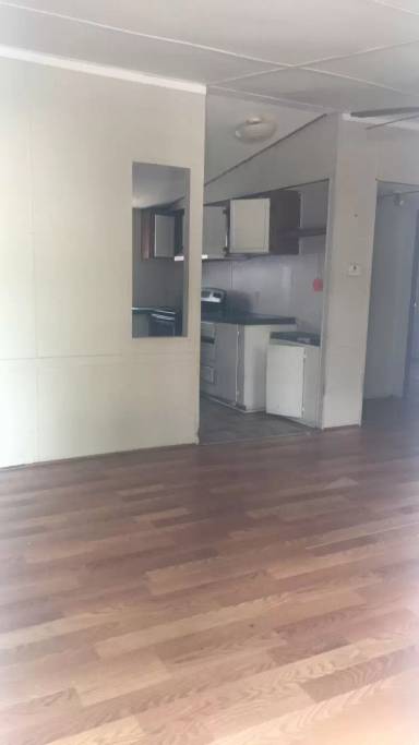 Main picture of 30 Thrasher Ln W
