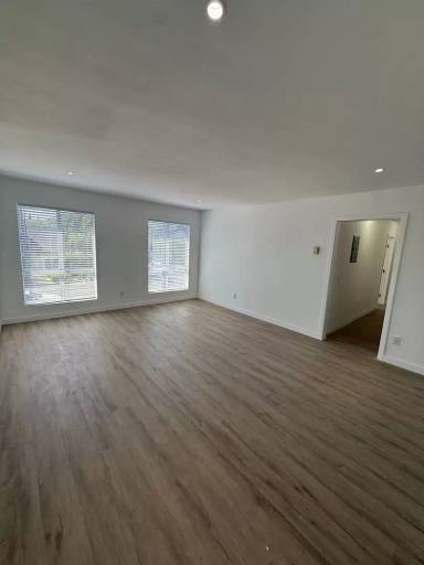 Main picture of 222 N Avenue 66