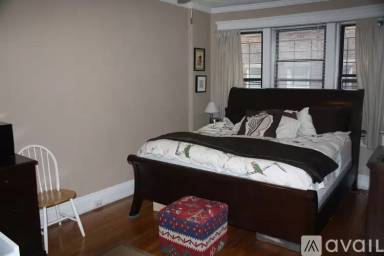 Main picture of 382 Riverway