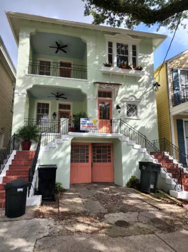 Main picture of 2309 Saint Charles Ave
