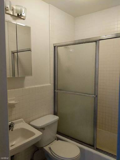 Main picture of 325 Beacon St
