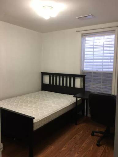Main picture of 98 Romaine Ave