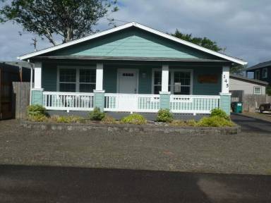 Main picture of 145 N Dolphin St