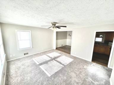 Main picture of 110 E Gray St