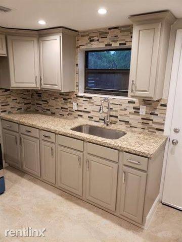 Main picture of 600 SW 2nd Ave