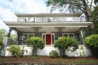 Main picture of 1215 Clarendon St