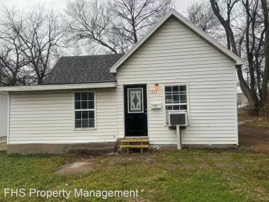 Main picture of 1627 N Main Ave