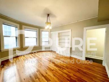Main picture of 2167 SW Yamhill St