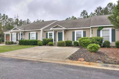 Main picture of 425 Long Needle Cir