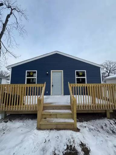 Main picture of 2325 Newton Street - 1