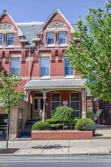 Main picture of 4117 Walnut St