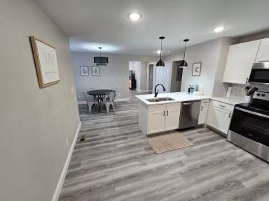 Main picture of 910B Missouri Ave