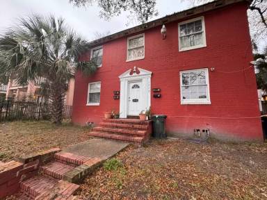 Main picture of 1715 Perry St