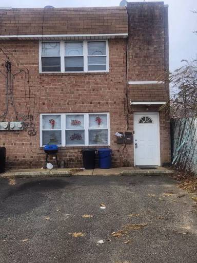 Main picture of 4320 E Howell St