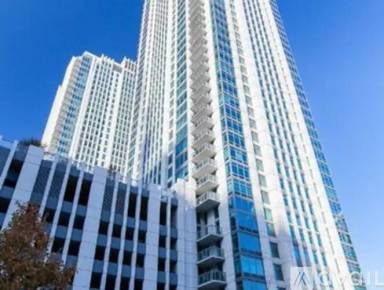 Main picture of 400 N Clinton St