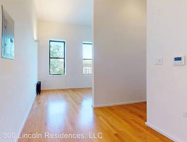 Main picture of 300 Lincoln Rd