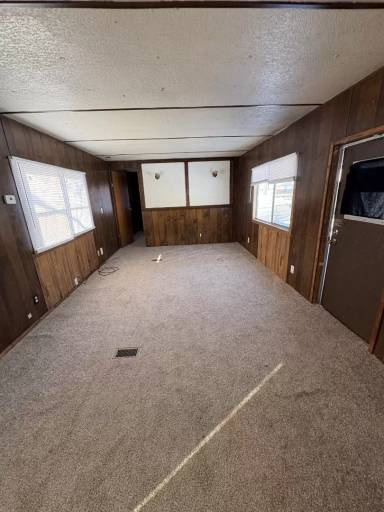 Main picture of 290 Warren Rd