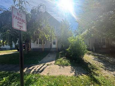 Main picture of 323 W 25th St