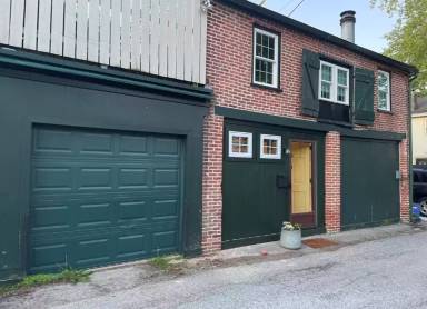 Main picture of 138 Spruce Aly