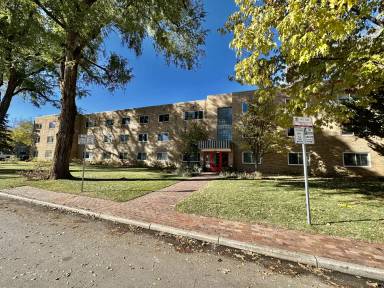 Main picture of 525 Jackson St