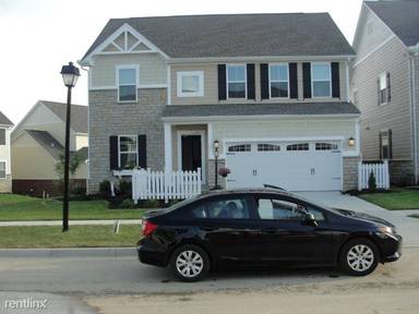 Main picture of 7907 Avaleen Cir N