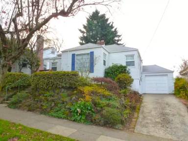 Main picture of 3021 SE 43rd Ave