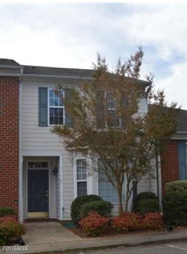 Main picture of 40 Signet Dr