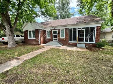 Main picture of 122 Princeton St