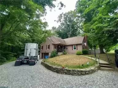 Main picture of 445 Wolcott St