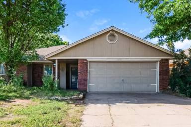 Main picture of 10416 NW 40th St
