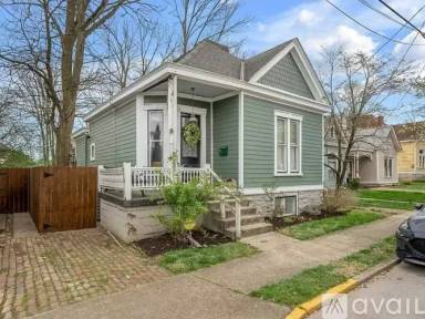 Main picture of 320 Merino St