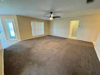 Main picture of 5104 Bridle Dr