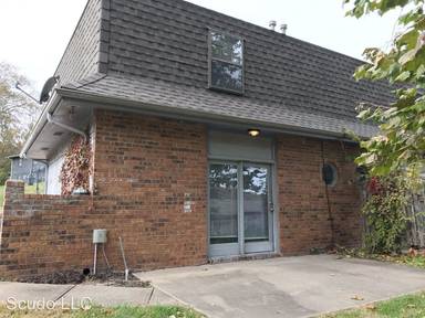 Main picture of 713 NE Ball Dr