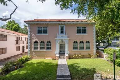 Main picture of 215 Calabria Ave