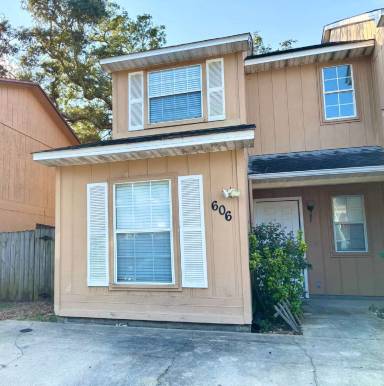 Main picture of 606 Virginia Oak Ct