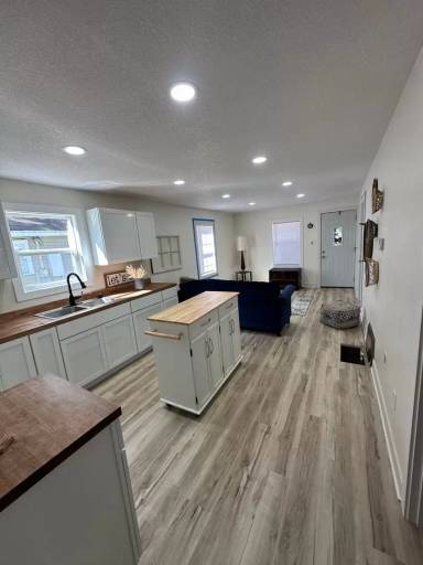 Main picture of 910 N 11th St