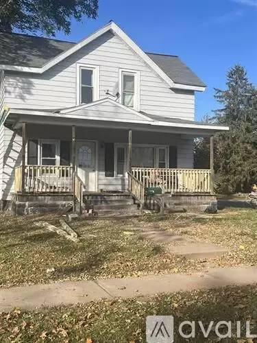 Main picture of 828 Niagara St