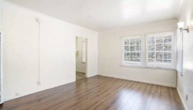 Main picture of 807 W 30th St.
