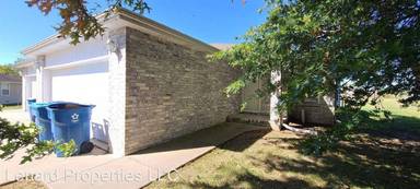 Main picture of 675 S Curtis