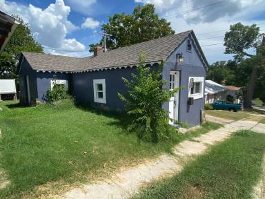 Main picture of 306 S 3rd St