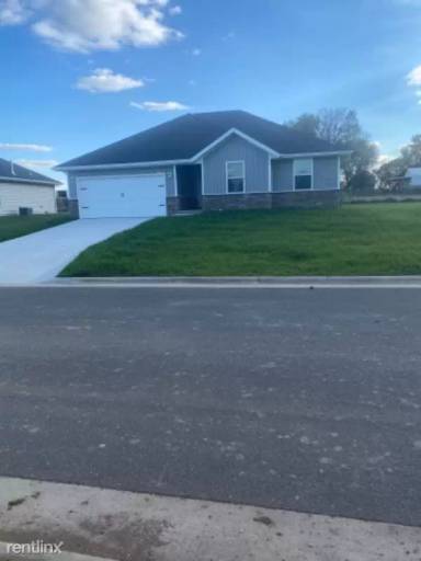 Main picture of 1202 E New Madrid St