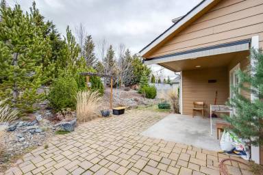 Main picture of 1210 SW Marcia Dr