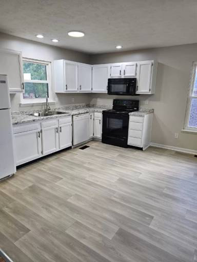 Main picture of 521 Bell Place Dr
