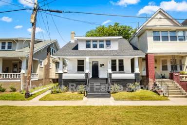 Main picture of 244 W 32nd St