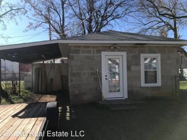 Main picture of 910 Pecan St