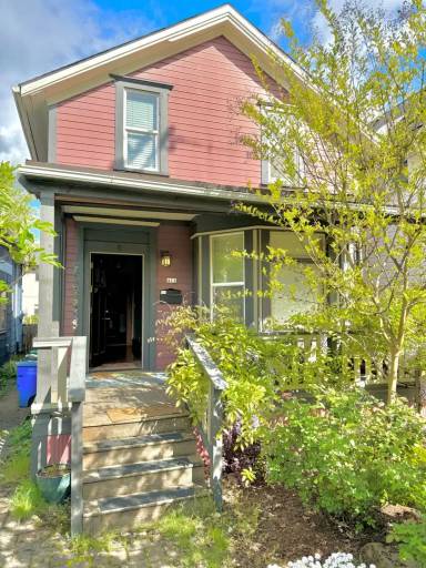 Main picture of 416 SE 26th Ave